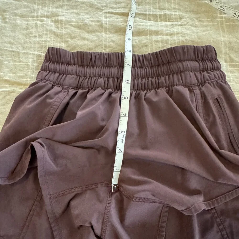 Lululemon Tracker Short V *4